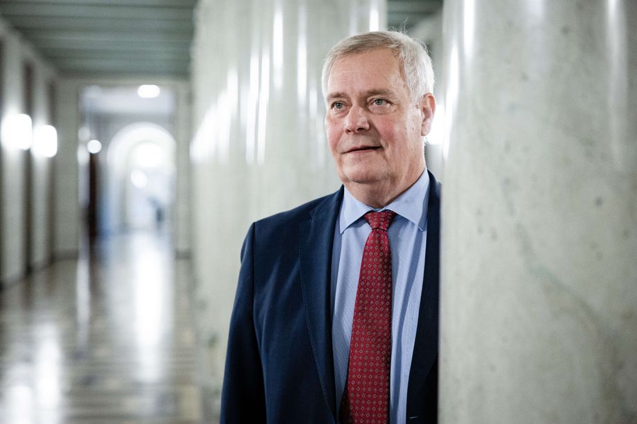 Antti Rinne lopetti työt – Nostaa nyt sopeutumisrahaa Antti Rinne lopetti työt – Nostaa nyt sopeutumisrahaa